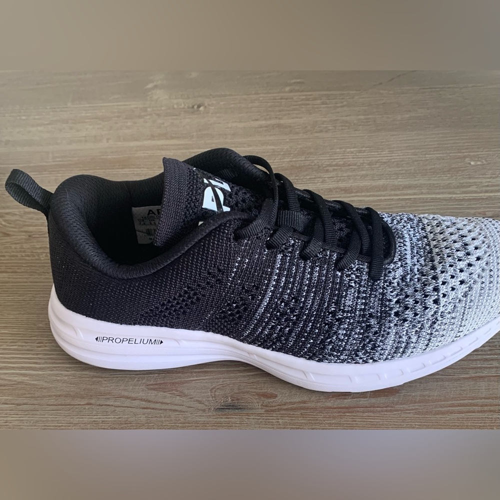 APL Women’s TechLoom Pro 
White/Heather Gray/Black Melange - Picture 6 of 10